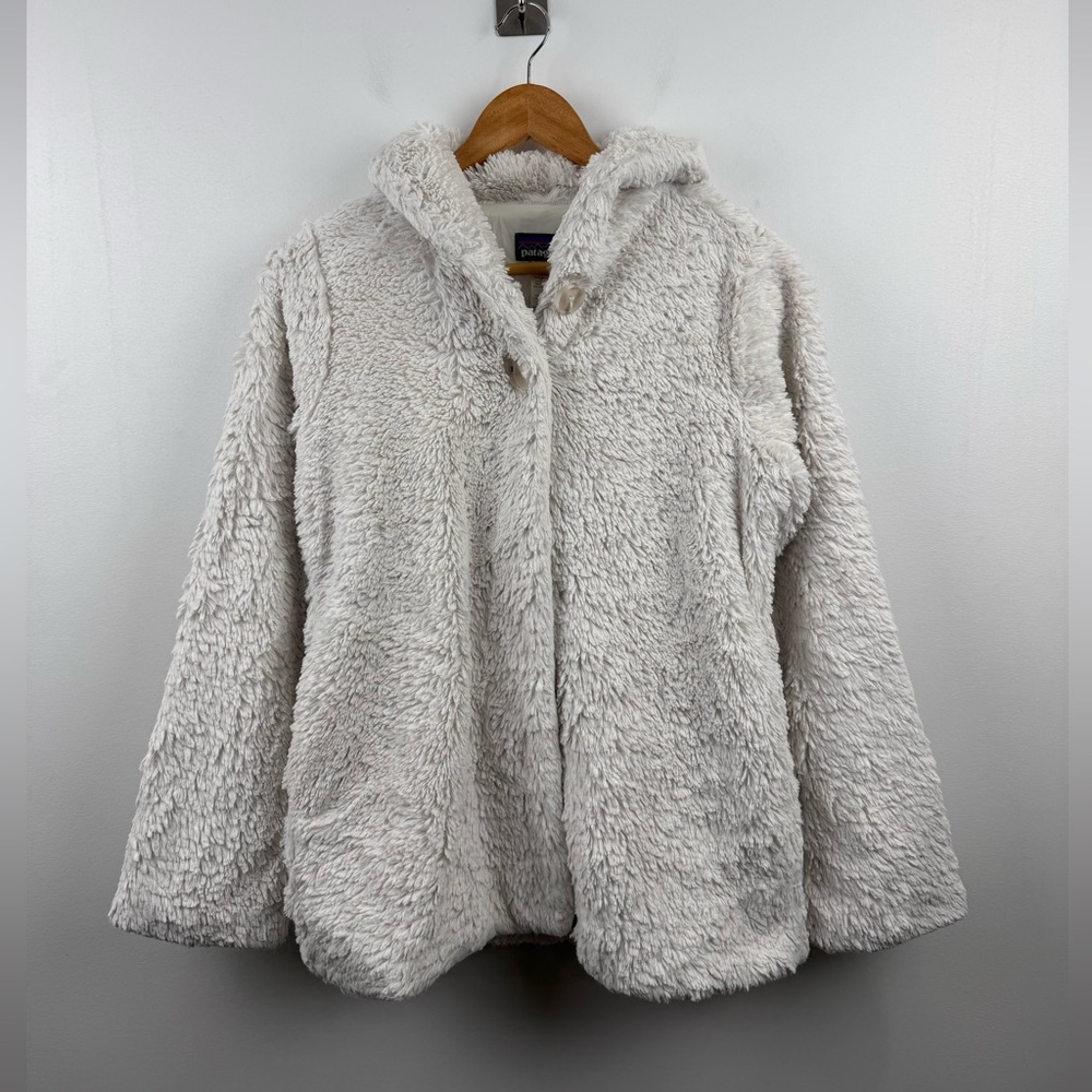 Patagonia‎ Girl’s Faux Fur Jacket Size XXL (16-18)